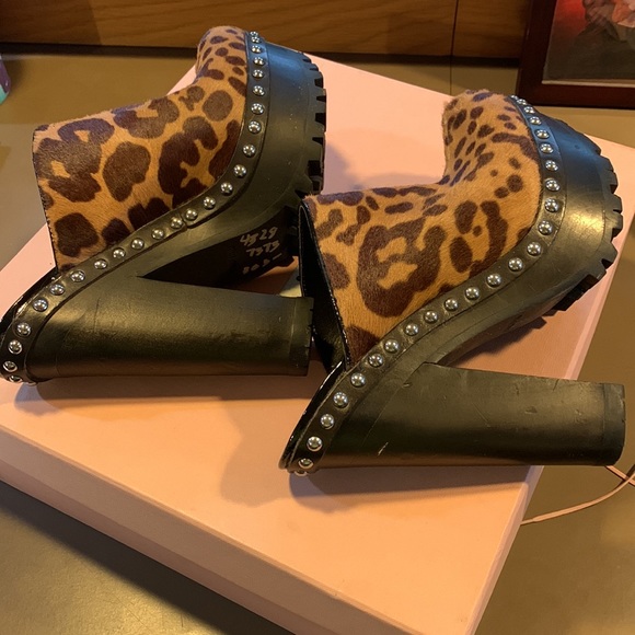 Miu Miu leopard platform clogs size 37 barely worn - Picture 3 of 4